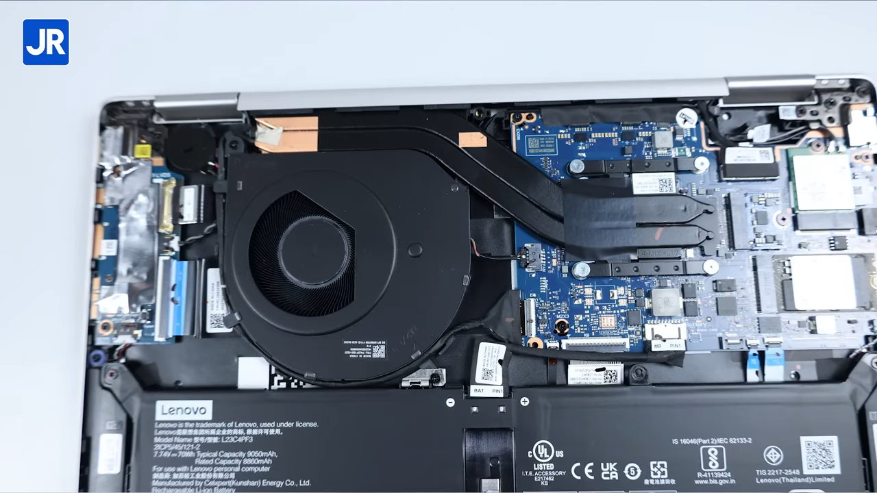 Review Lenovo Yoga 7i 2-in-1 Gen 10 (2025): Laptop Convertible yang Kami Suka! 14 Lenovo Yoga 7i 2 in 1 Gen 10 24