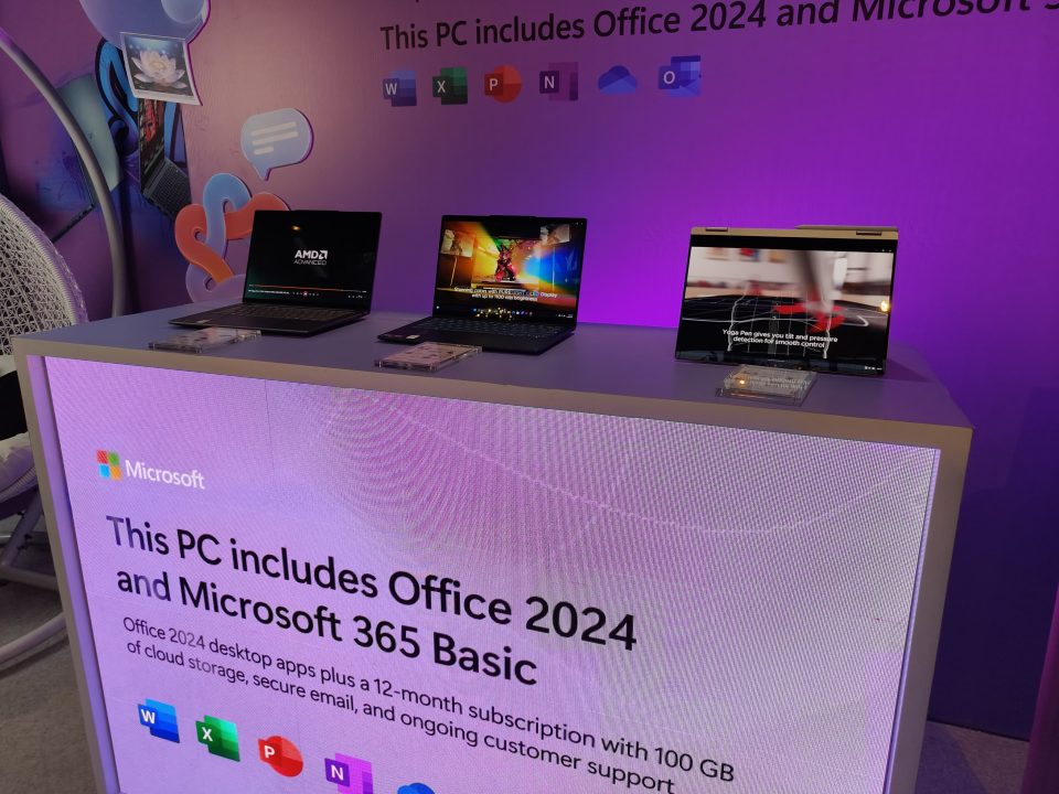 Lenovo Bawa Deretan Copilot+ PC ke Indonesia, Usung AMD Ryzen AI 300 Series 8 Lenovo Copilot+ PC AMD Ryzen AI 300 Series