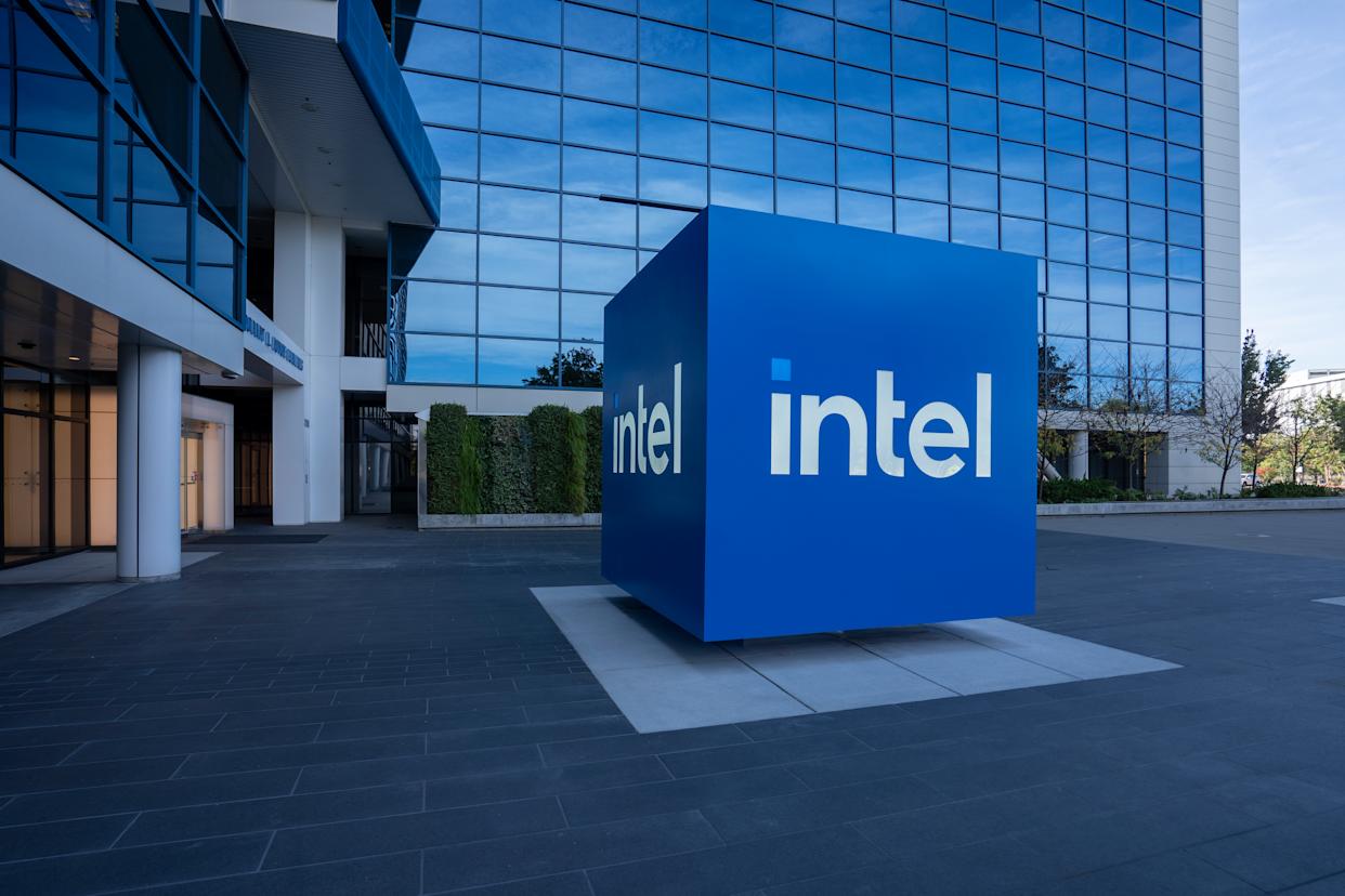 Pemerintah AS Hapus Syarat Pendanaan Untuk Intel 3 Intel AS pendanaan