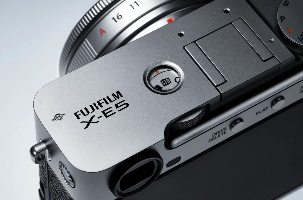 Fujifilm X-E5 Segera Meluncur, Bawa Desain Retro dengan Sensor 40.2 MP 2 X E5 film simulation dial 0ed1fdf8 3002 40b0 ba76 ded161d2feee