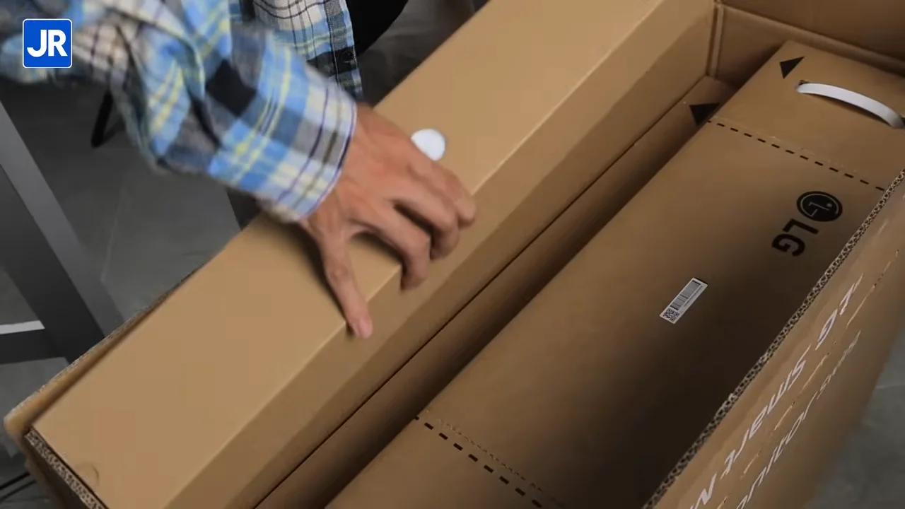 Review LG Smart Monitor Swing (32U889SA): Paket Lengkap Fleksibel, Siap Pakai, Unik, Banyak Fungsi 4 LG Smart Monitor Swing 4