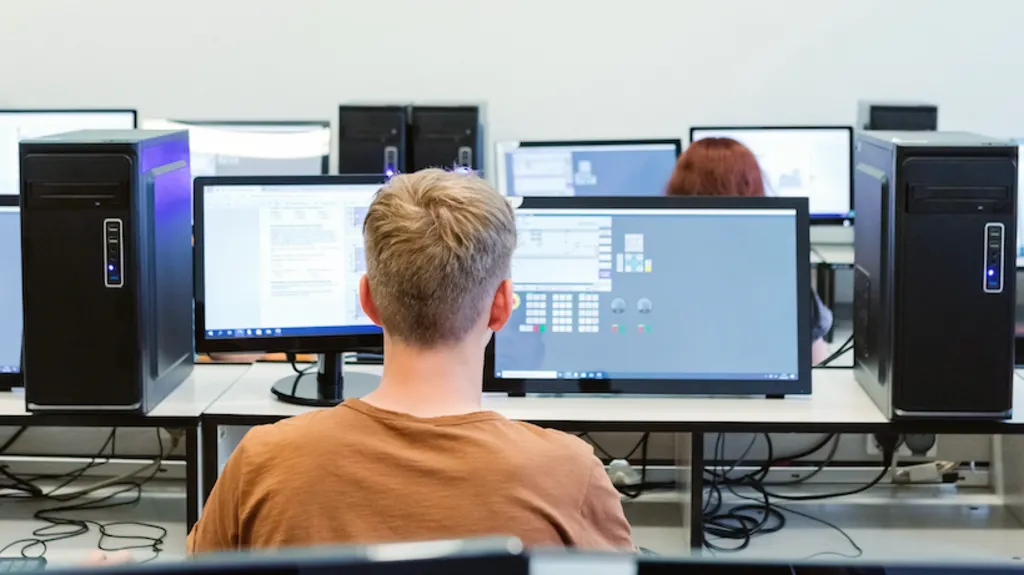 Pelajar di Inggris Retas Sistem Sekolah Buat Cari Ketenaran 2 Pelajar Hack Sekolah