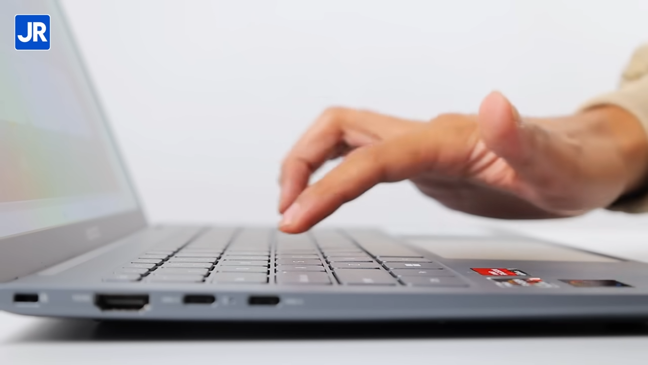 Axioo Hype R X8 OLED 17