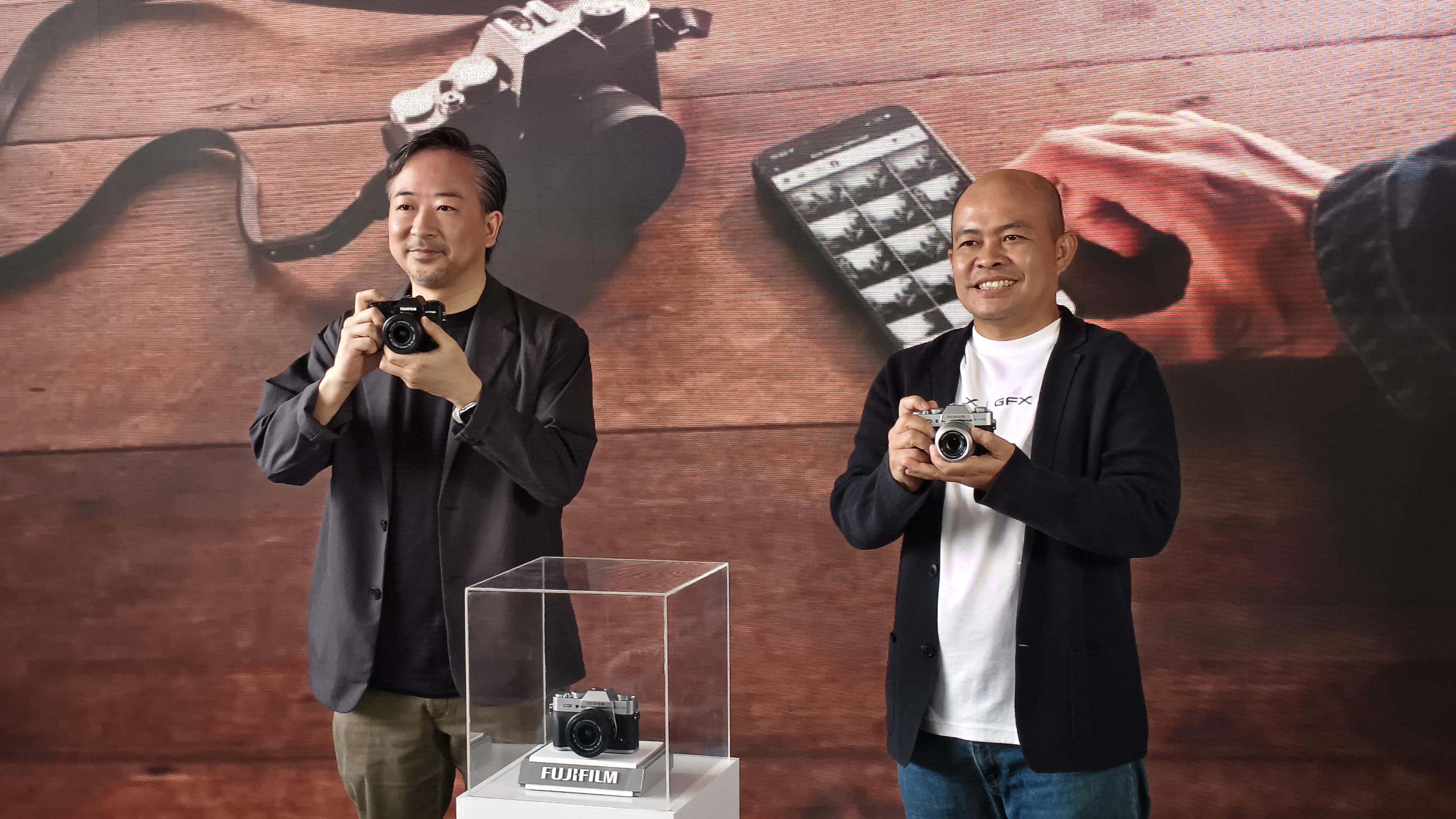 FUJIFILM X-T30 III Resmi Rilis di Indonesia, Kamera Mirrorless dengan Beragam Fitur Profesional 4 FUJIFILM X-300 III
