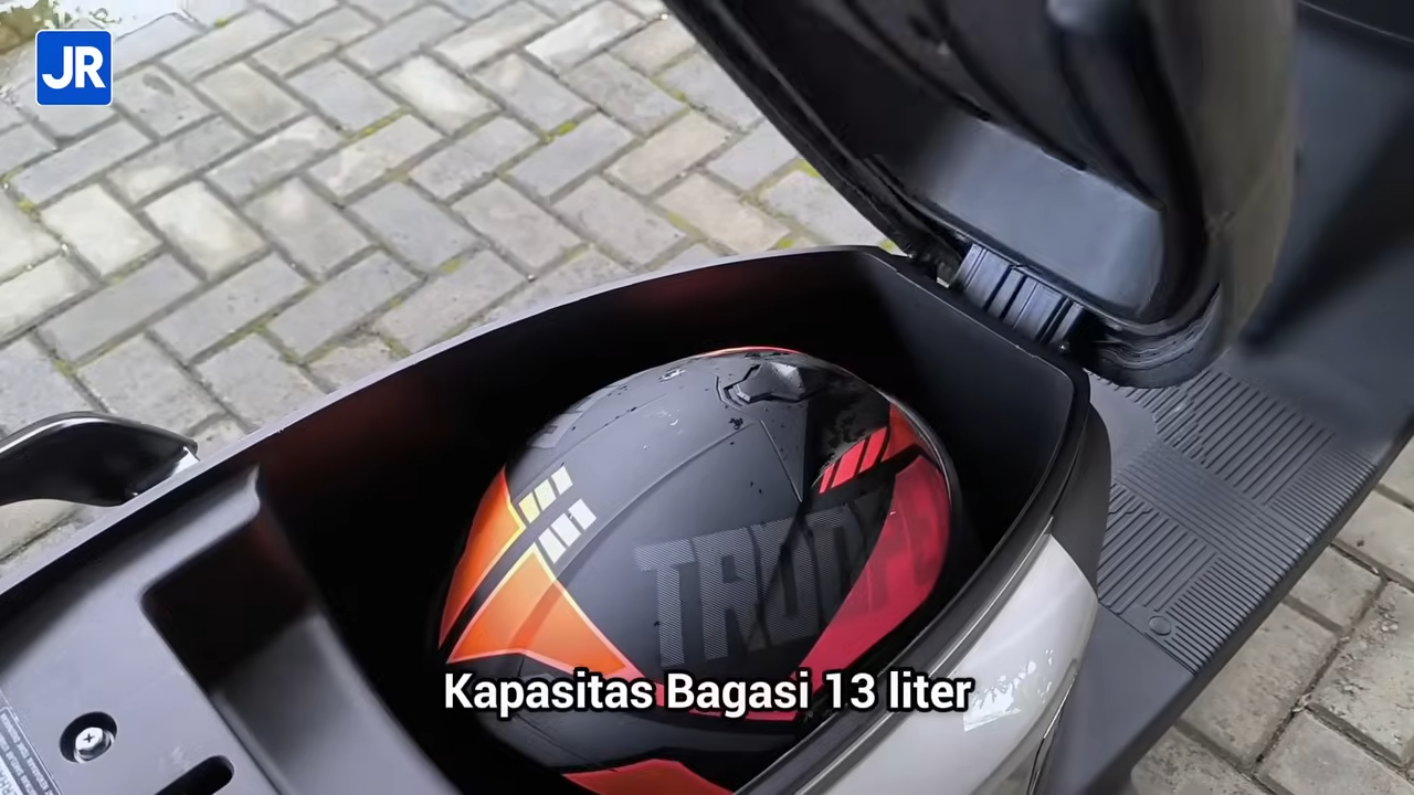 Review Polytron Fox 200: Rp 11 Jutaan, Punya Cruise Control dan Alarm Kalo Salah Belok! 11 Polytron Fox 200 11