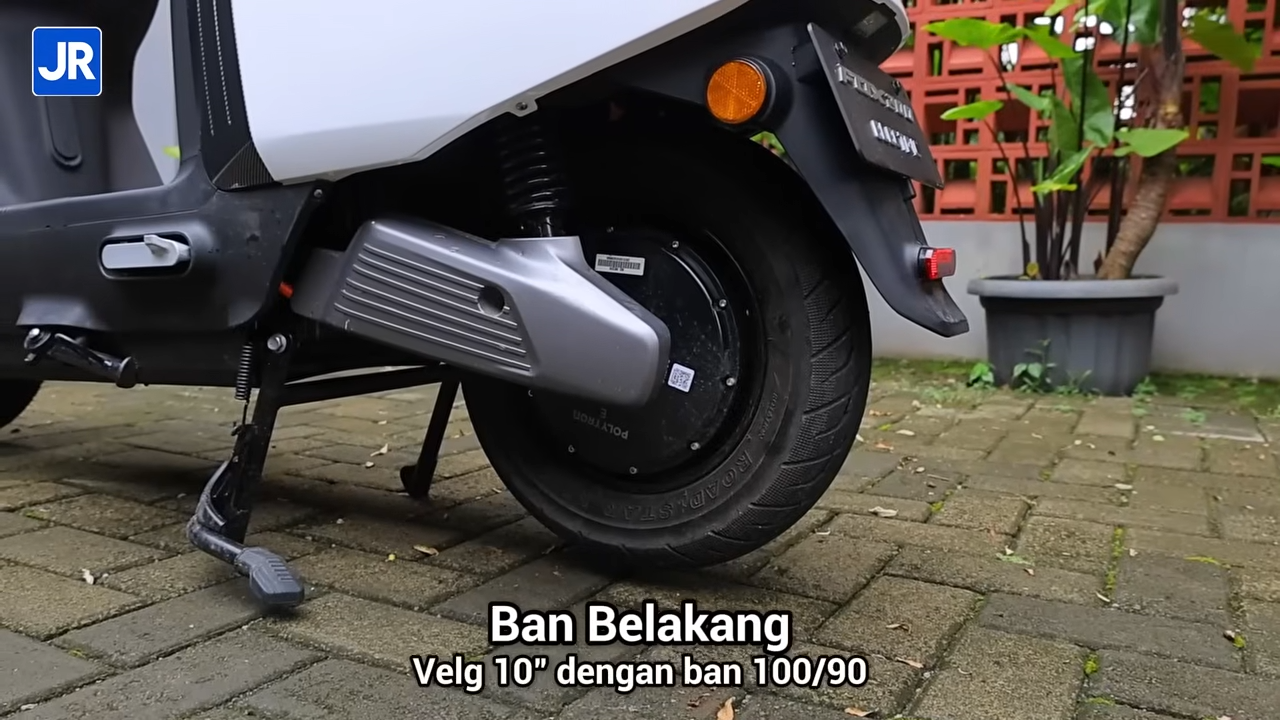 Review Polytron Fox 200: Rp 11 Jutaan, Punya Cruise Control dan Alarm Kalo Salah Belok! 13 Polytron Fox 200 13