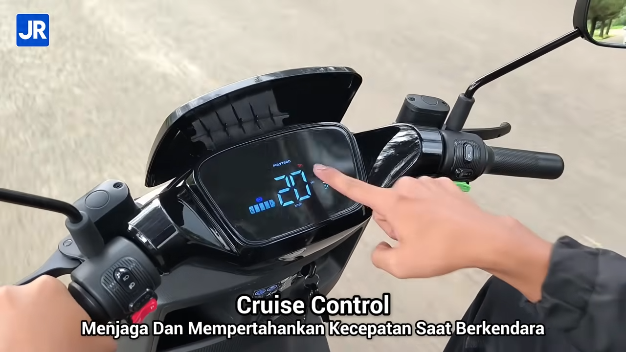 Review Polytron Fox 200: Rp 11 Jutaan, Punya Cruise Control dan Alarm Kalo Salah Belok! 14 Polytron Fox 200 14