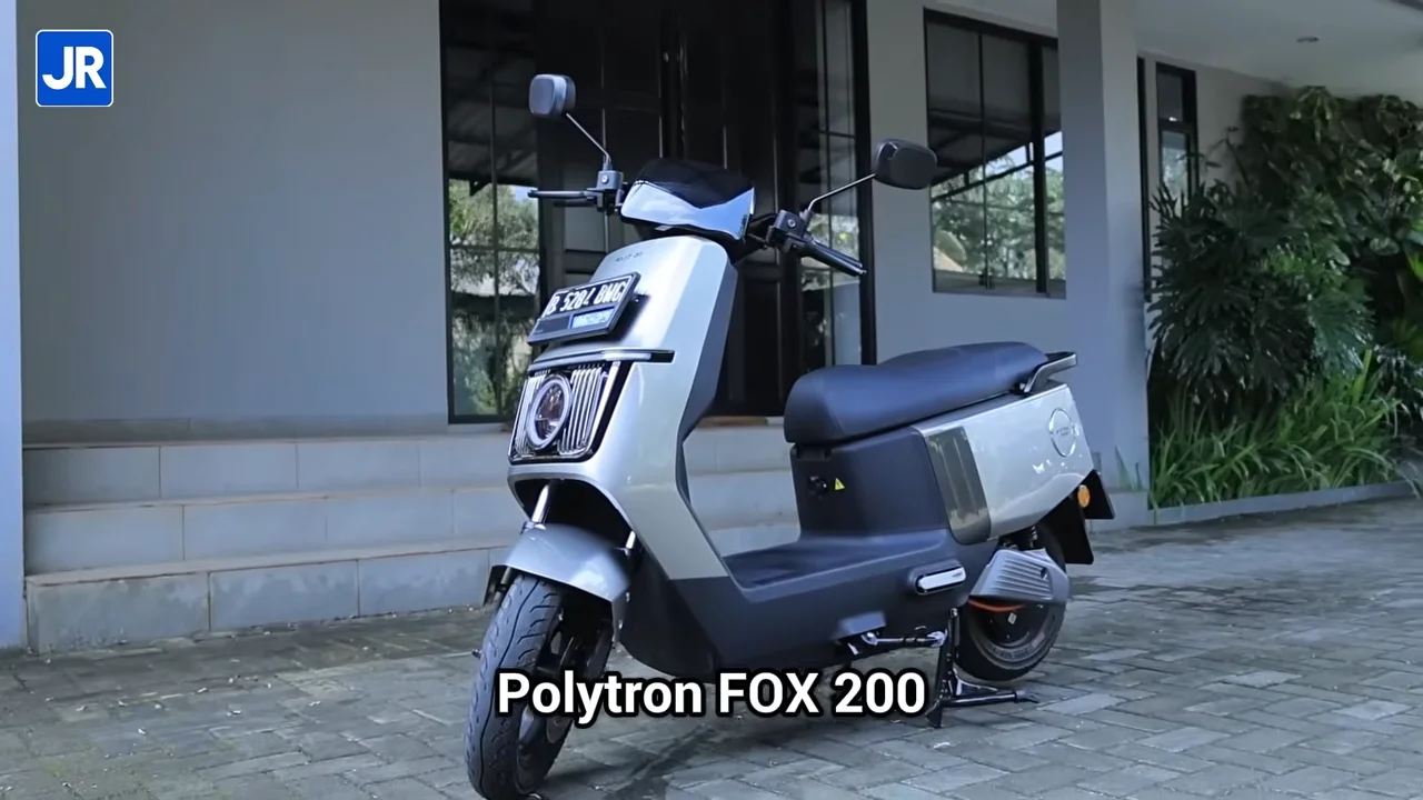 Review Polytron Fox 200: Rp 11 Jutaan, Punya Cruise Control dan Alarm Kalo Salah Belok! 2 Polytron Fox 200