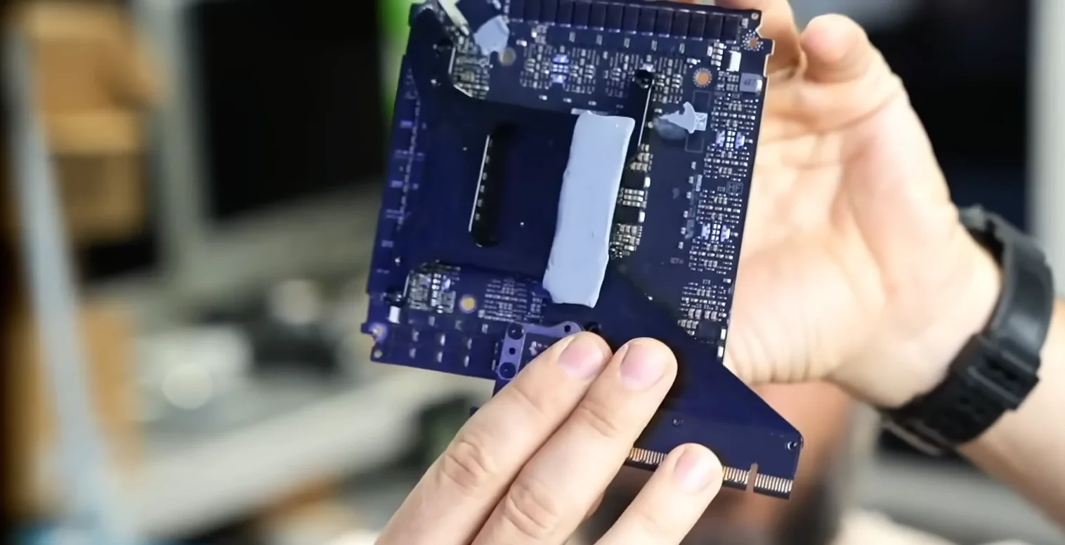 Beruntung! Tak Sengaja Rusak NVIDIA RTX 5090, Pengguna Ini Dapat Ganti Baru 4 RTX 5090 Founders Edition