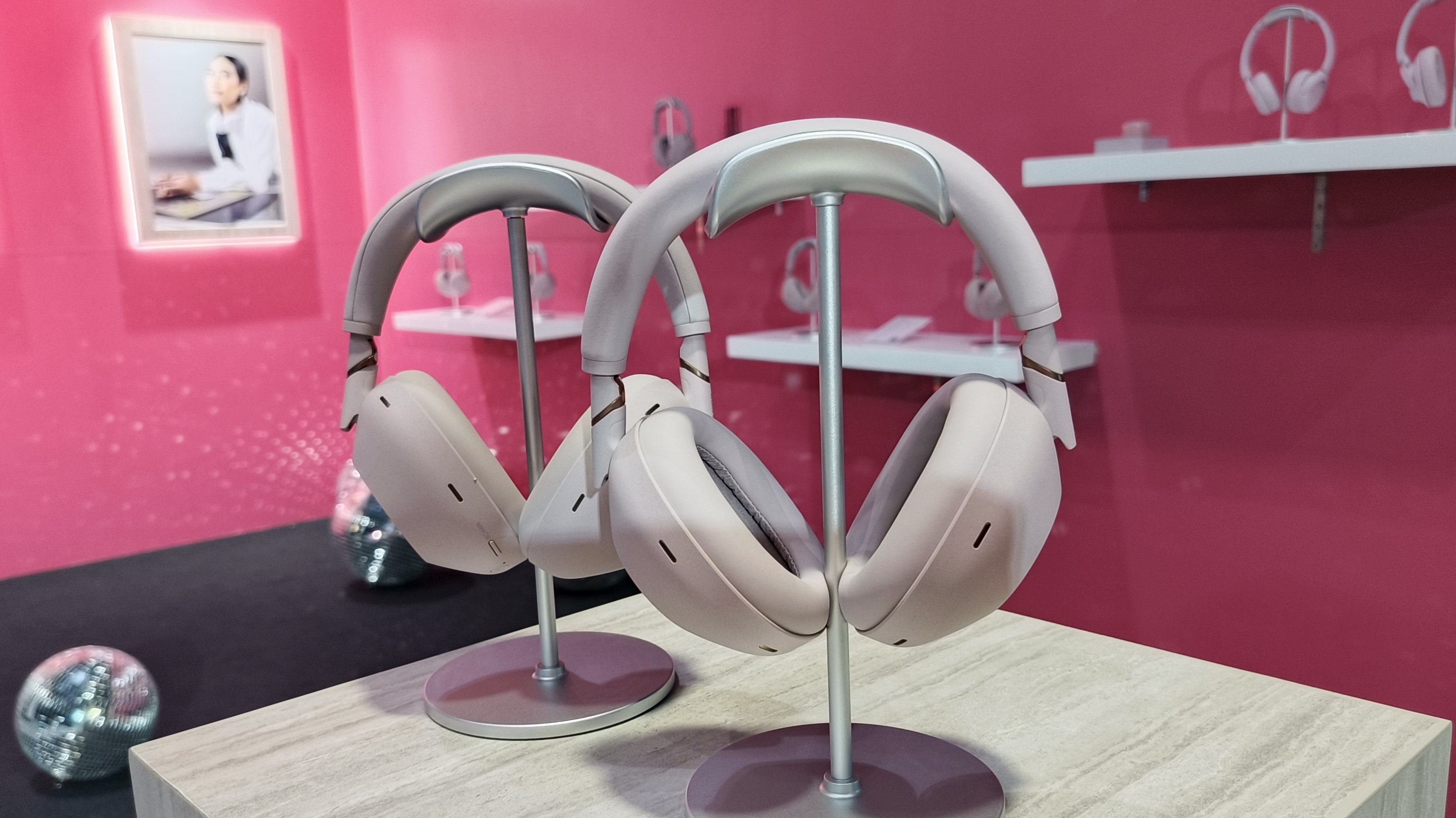 Sony Perkenalkan LinkBuds Clip dan WH-1000XM6 Warna Baru di Indonesia 5 Sony WH-1000XM6 Sand Pink