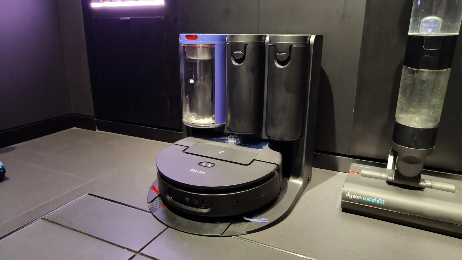 Dyson Spot+Scrub AI (2)