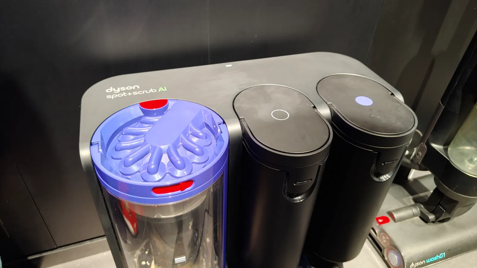 Robot Vacuum Dyson Spot+Scrub AI Resmi Hadir di Indonesia! 3 Dyson SpotScrub AI 3