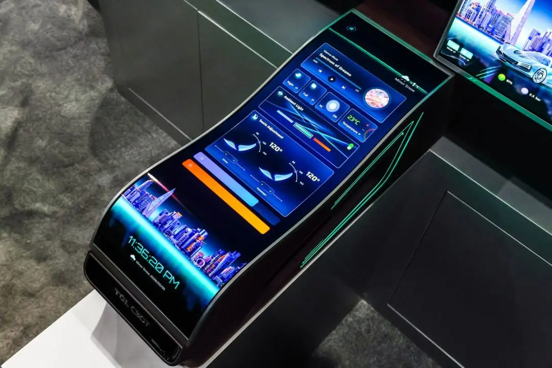 2 TCL Intelligent Cockpit Display Suite 3.0