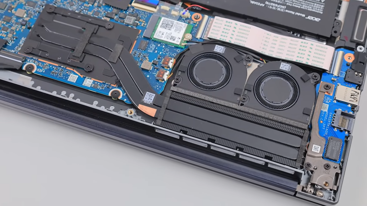Acer TravelMate X4 14 AI 22
