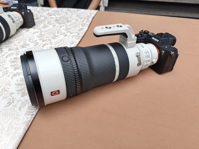 Sony FE 100-400mm GM OSS: Lensa Super Telefoto Baru yang Sasar Fotografer Wildlife dan Birding 3 Sony Lensa FE 100-400mm F4.5 GM OSS G Master™ Super-Telephoto Zoom