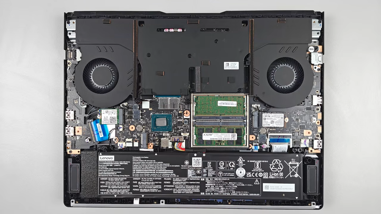 Lenovo Legion Pro 7i FIFA World Cup Edition 22