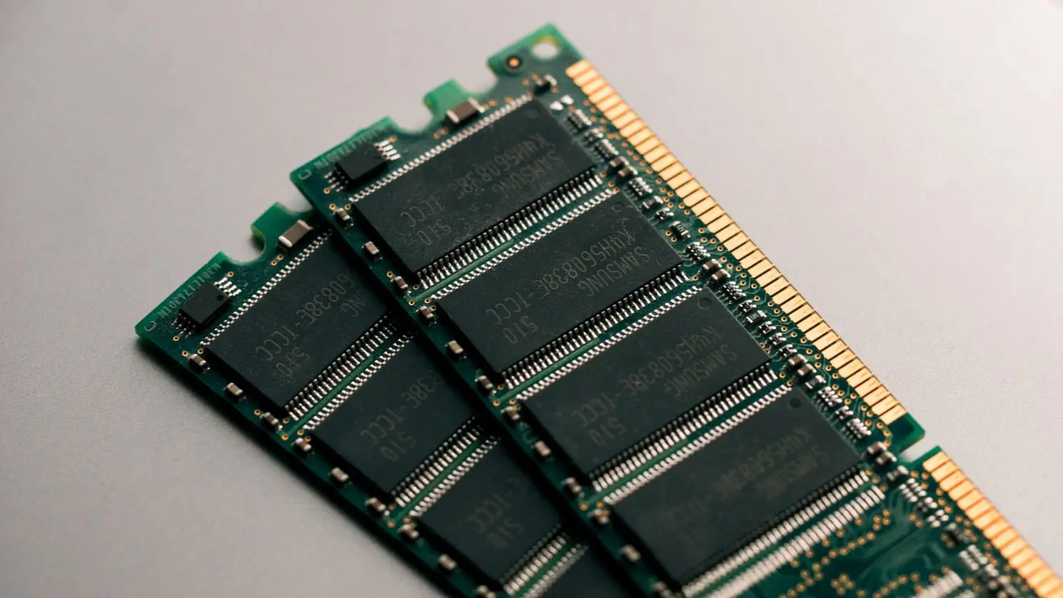 Lenovo RAM dan storage mahal