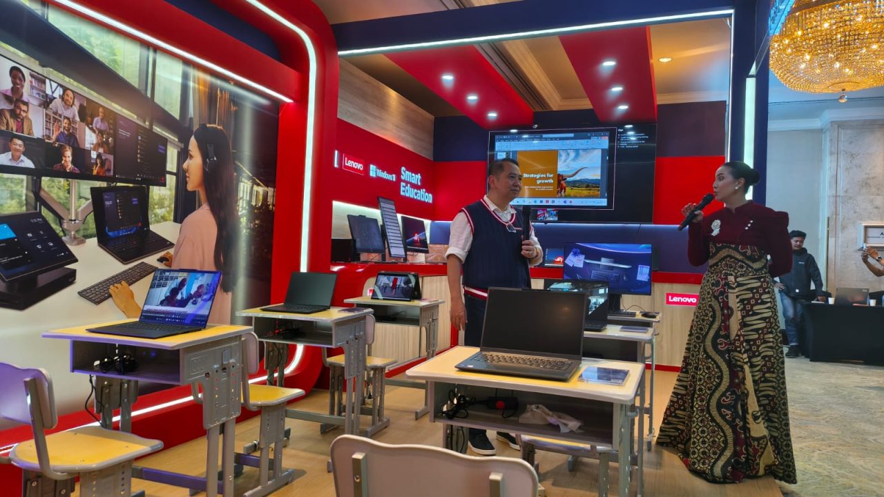 Lenovo Tech Day 2026 Tampilkan AI Lewat Robot Manufaktur, Kelas Pintar, Hingga Keamanan Data 4 WhatsApp Image 2026 06 19 at 3.16.46 PM 1