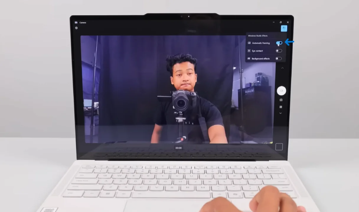 Tips Meeting Online Lebih Profesional dengan Windows Studio Effects! 3 Background Effect