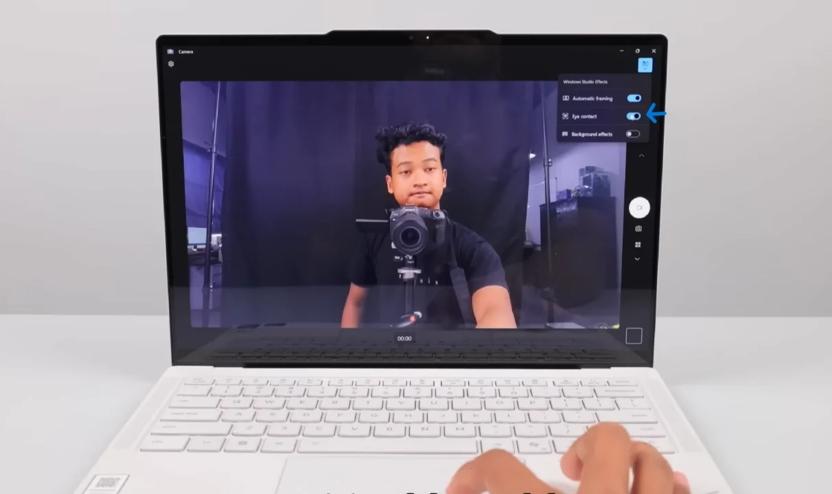 Tips Meeting Online Lebih Profesional dengan Windows Studio Effects! 4 Eye Contact