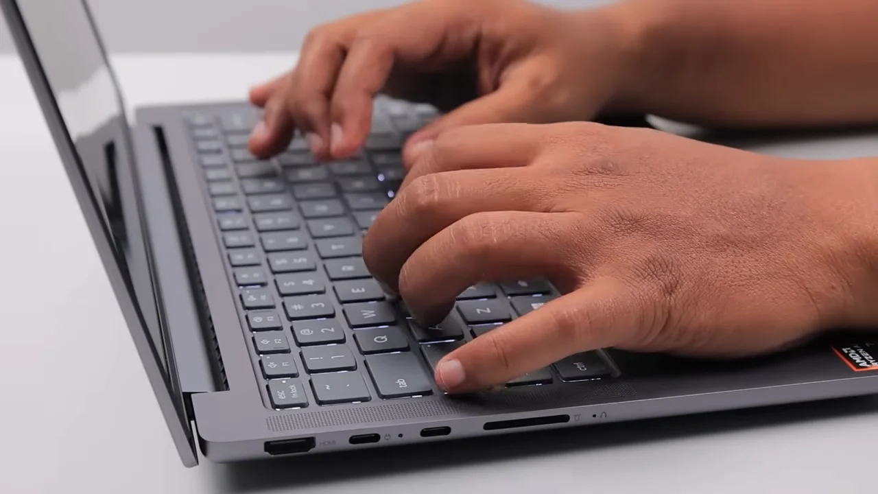 Review Lenovo IdeaPad Pro 5a (14AGP11): Desain Makin Mewah, Bodi Kokoh, Performa Mantap! 10 Lenovo IdeaPad Pro 5a 14AGP11 17