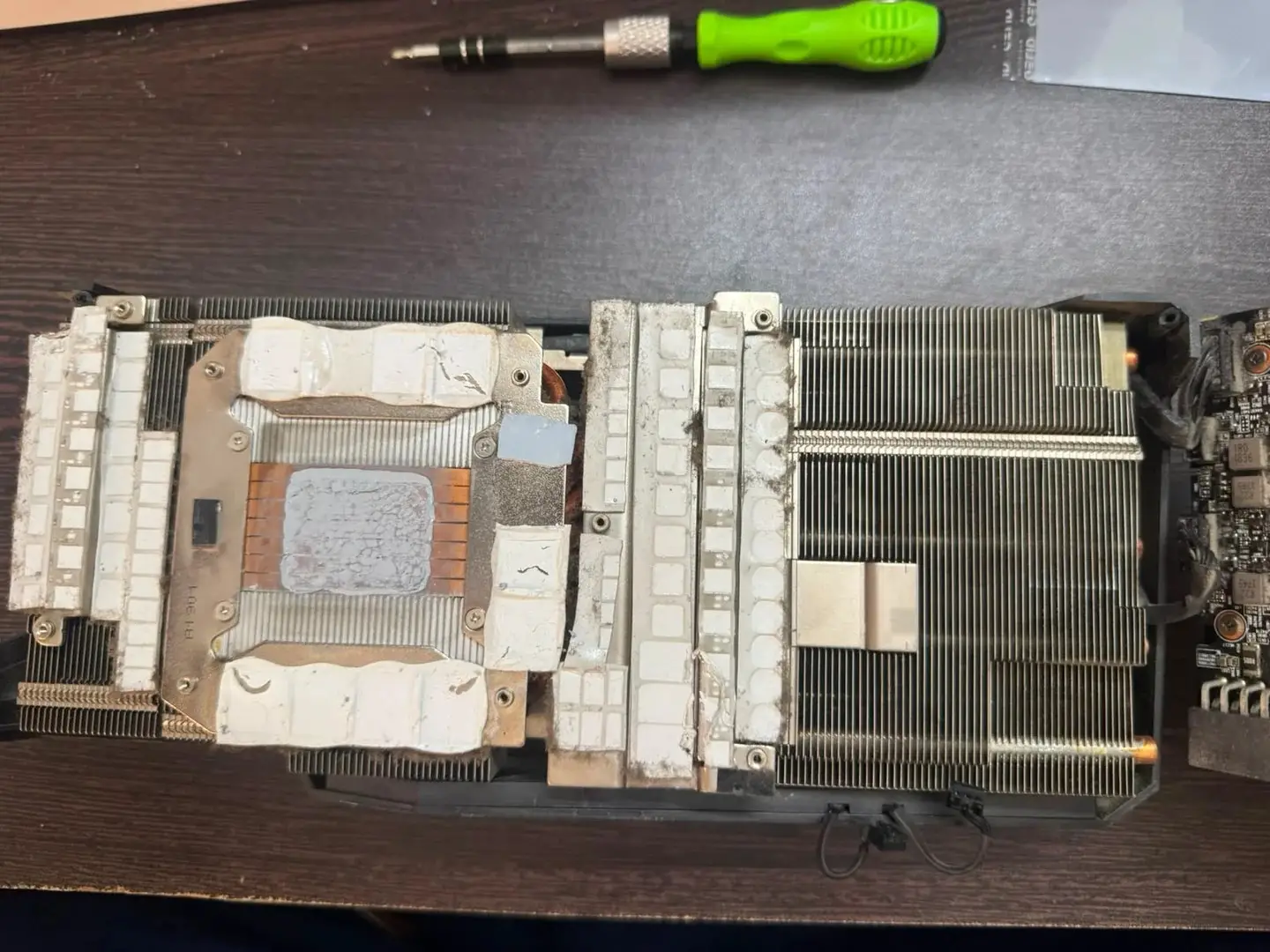 Seberapa Penting Ganti Thermal Paste GPU? 3 Ganti Thermal Paste GPU
