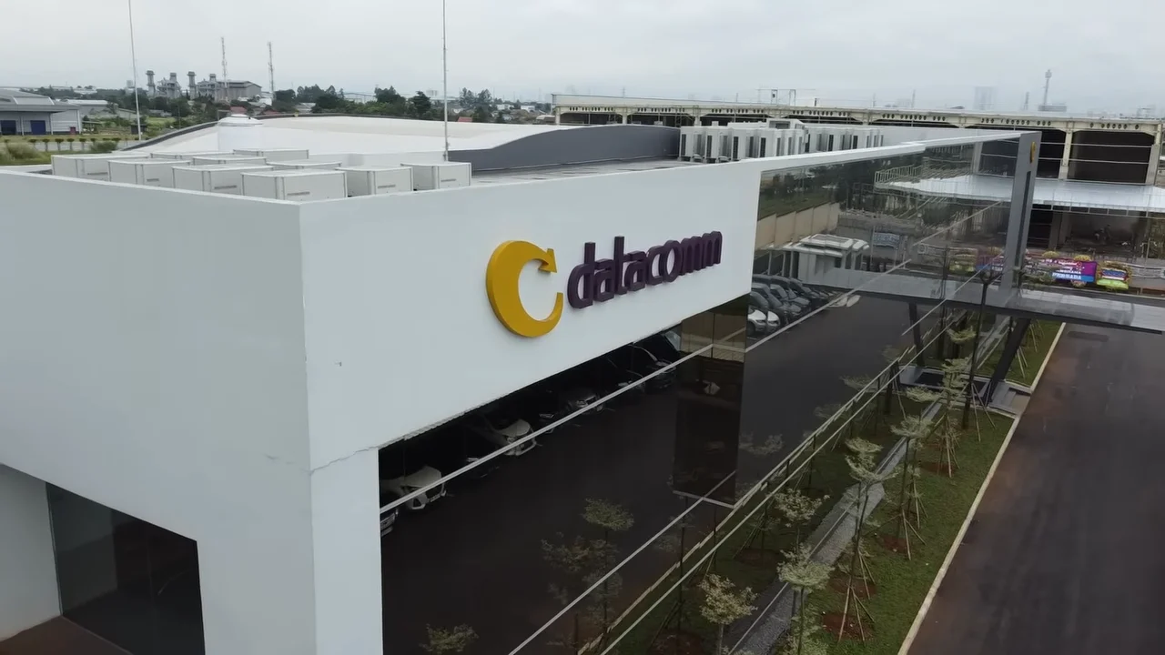 Data Center dan Layanan Cloud Asli Indonesia! Apa Kelebihannya? feat. Datacomm 10 Data Center dan Layanan Cloud Asli Indonesia Apa Kelebihannya 00.31