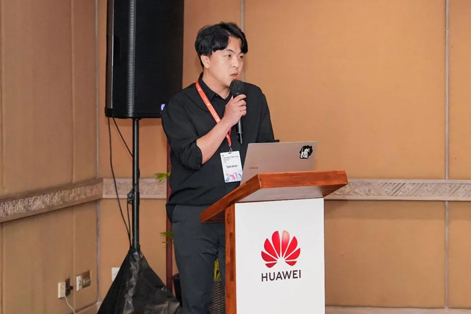 Direct Release: Huawei Tingkatkan Kemampuan Xinghe AI Fabric 2.0 untuk Membangun Jaringan Pusat Data Asia Pasifik Ultra-Tangguh 3 Kyeongseon Cha Infra Modernization Cloud Business Team Leader di CJ OliveNetworks