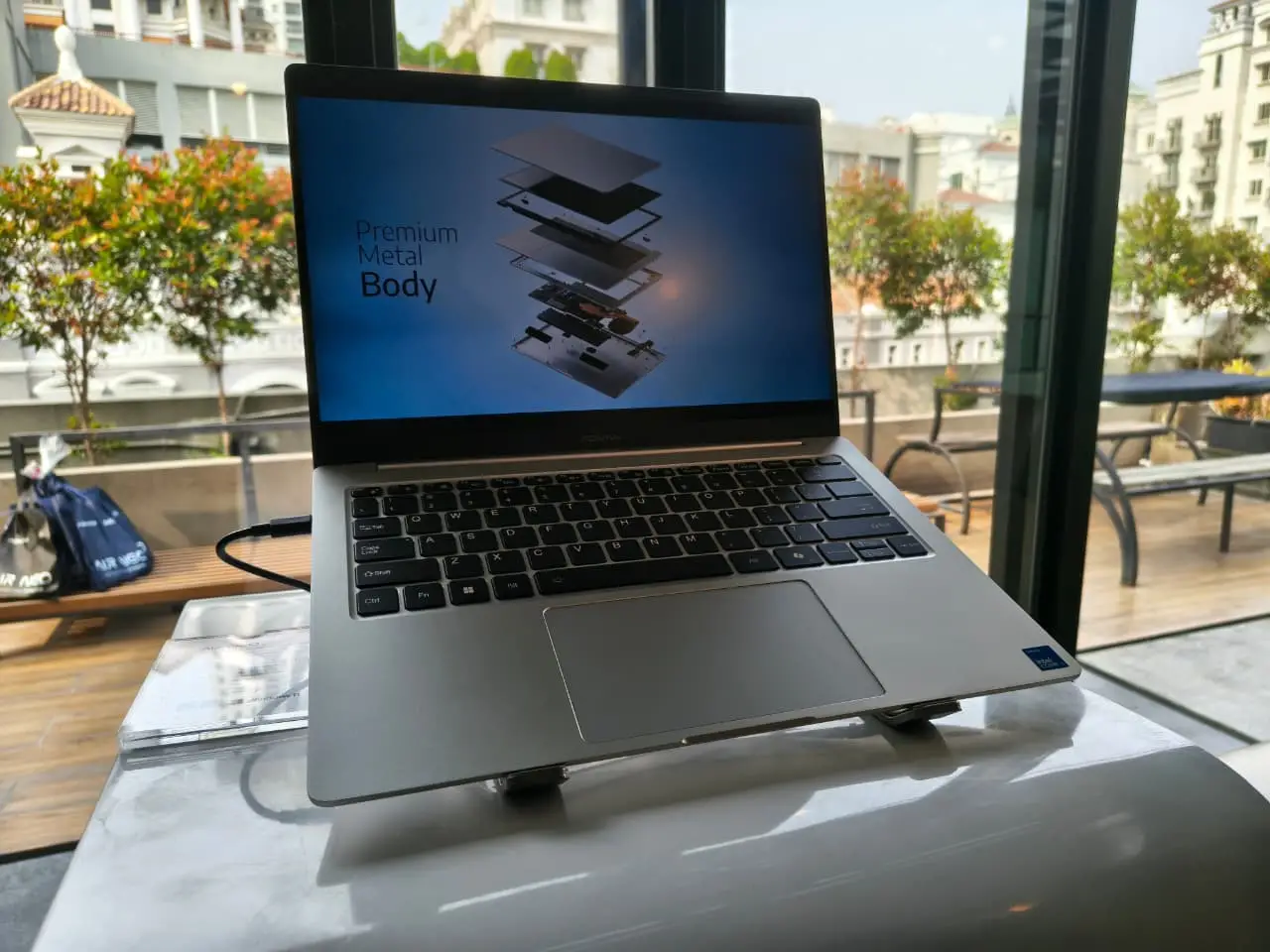 ADVAN AIR NEO Resmi Meluncur, Bobot 0,99 Kg , Pakai Intel Core Series 3 Wildcat Lake 2 Advan Air Neo 1
