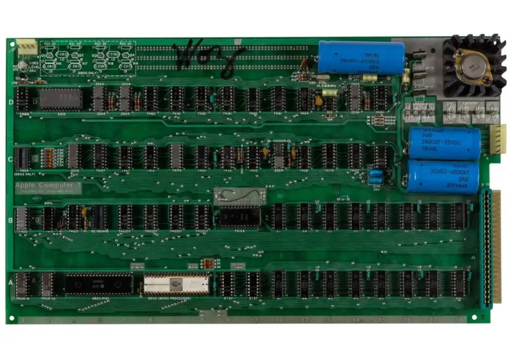 Apple-1 dengan tanda tangan Steve Wozniak