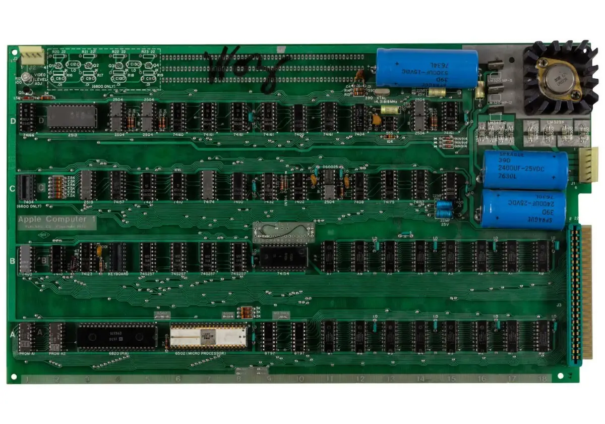 Apple-1 dengan tanda tangan Steve Wozniak