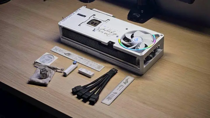 Beli RTX 5090 Bekas, Ternyata Bertanda Tangan Jensen Huang 3 ROG Astral RTX 5090 Jensen 2