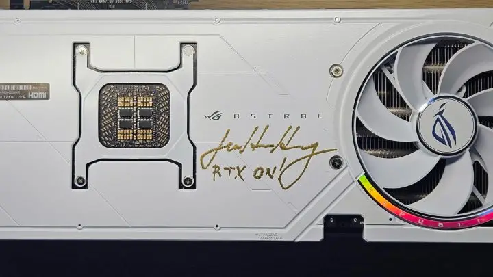 Beli RTX 5090 Bekas, Ternyata Bertanda Tangan Jensen Huang 4 ROG Astral RTX 5090 Jensen