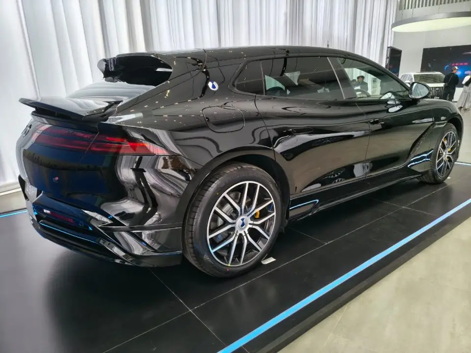DANZA Z9 GT Meluncur di Indonesia, Harga Rp2,25 Miliar! 3 WhatsApp Image 2026 10 14 at 6.22.12 PM 1