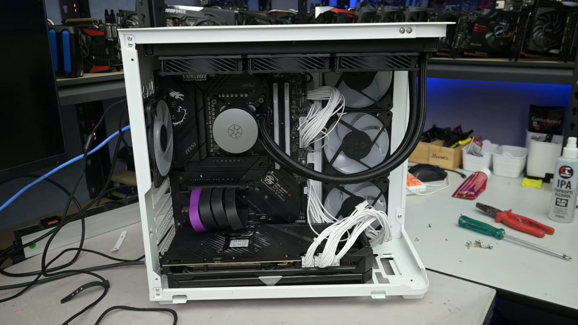 Pasang VGA Salah Posisi, Malah Bikin Suhu GPU Lebih Dingin? 4 VGA salah posisi